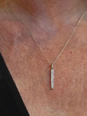 Modern 925 Sterling Silver Vertical Bar Pendant Necklace With Sparkling Accents